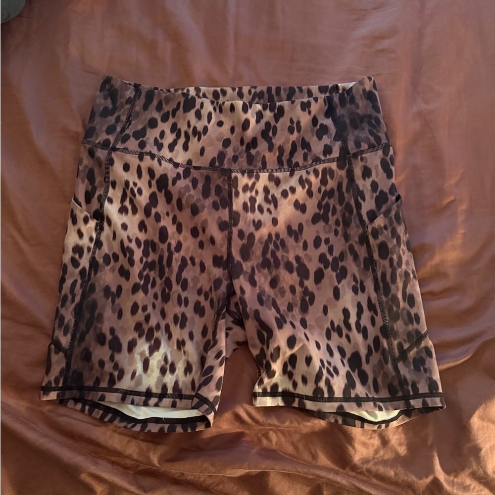 Fabletics Animal Print Women’s Active Shorts - Brown/Black